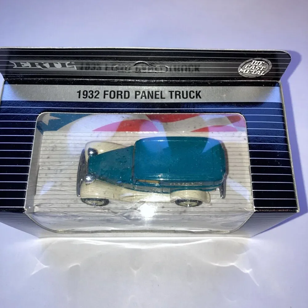Ertl Classics '32 Ford Panel Delivery Daisy's Floral Gifts 1932 Truck 1/43 Scale